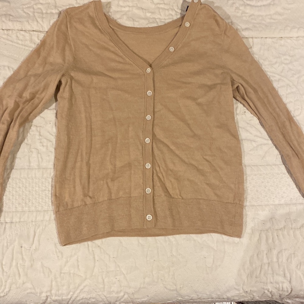Button back sweater - Picture 2 of 2